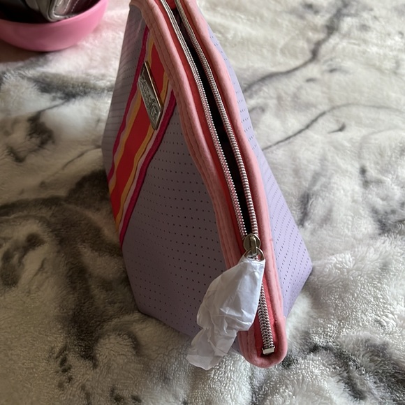 NWOT Benefit cosmetic bag - Picture 3 of 4
